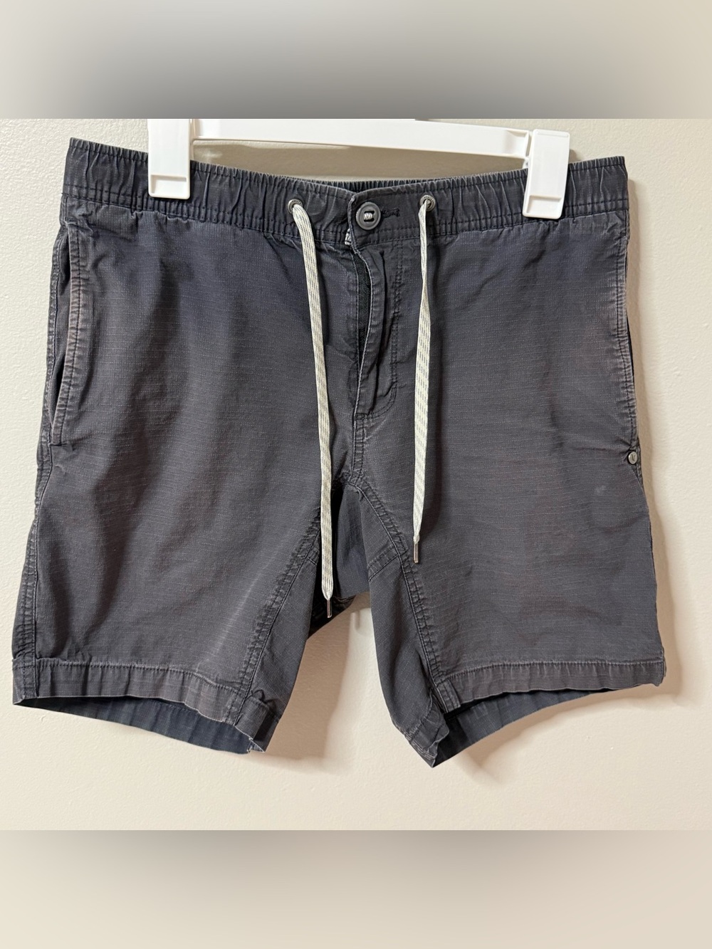 Vuori Mens Gray Ripstop Short Drawstring Button Hiking Shorts Size Medium V370